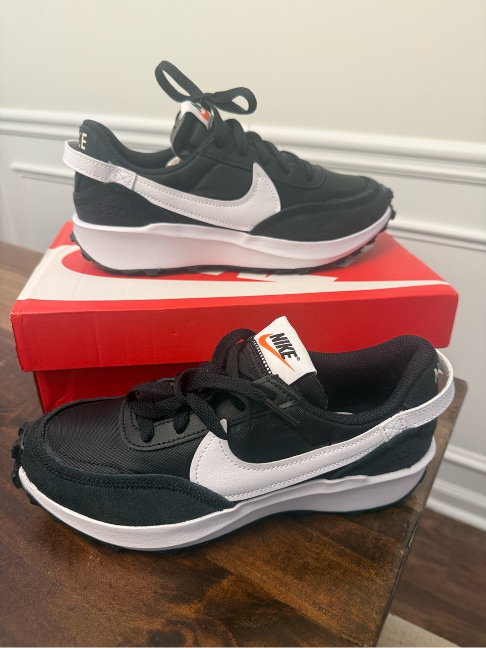 Nike Women's Waffle Debut
Shoes Sz 6.5 Sneakers - Black/ White (DH9523-002)
